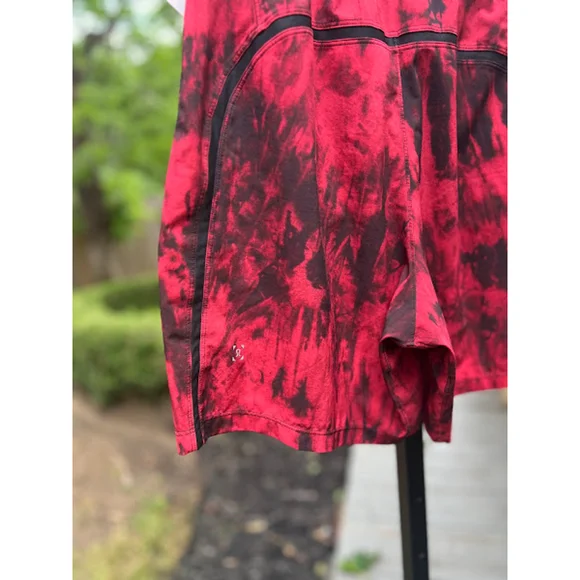 Men's Lululemon Pace Breaker Shorts Size Medium Gameday Red Black 7" Inseam - Picture 3 of 6